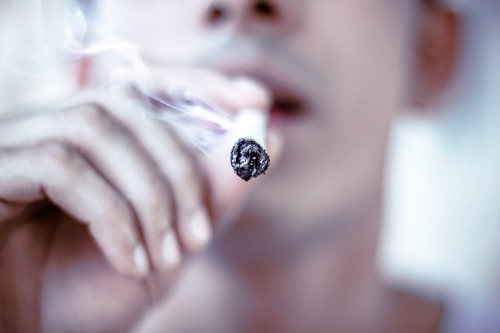 Rauchen Von Cannabis Mit Tabak Dutch Headshop